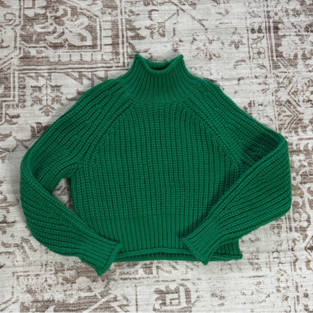 H&M Green Turtleneck Sweater